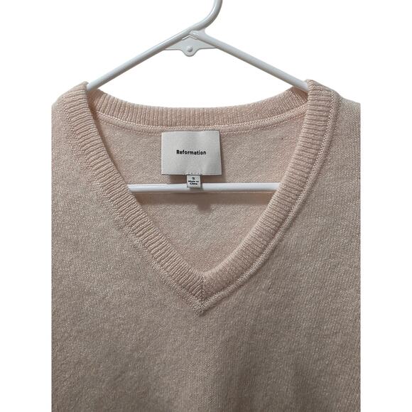 Reformation Remi Cashmere V-Neck Long Sleeve Sweater Cream size Small Soft Warm - Picture 4 of 6